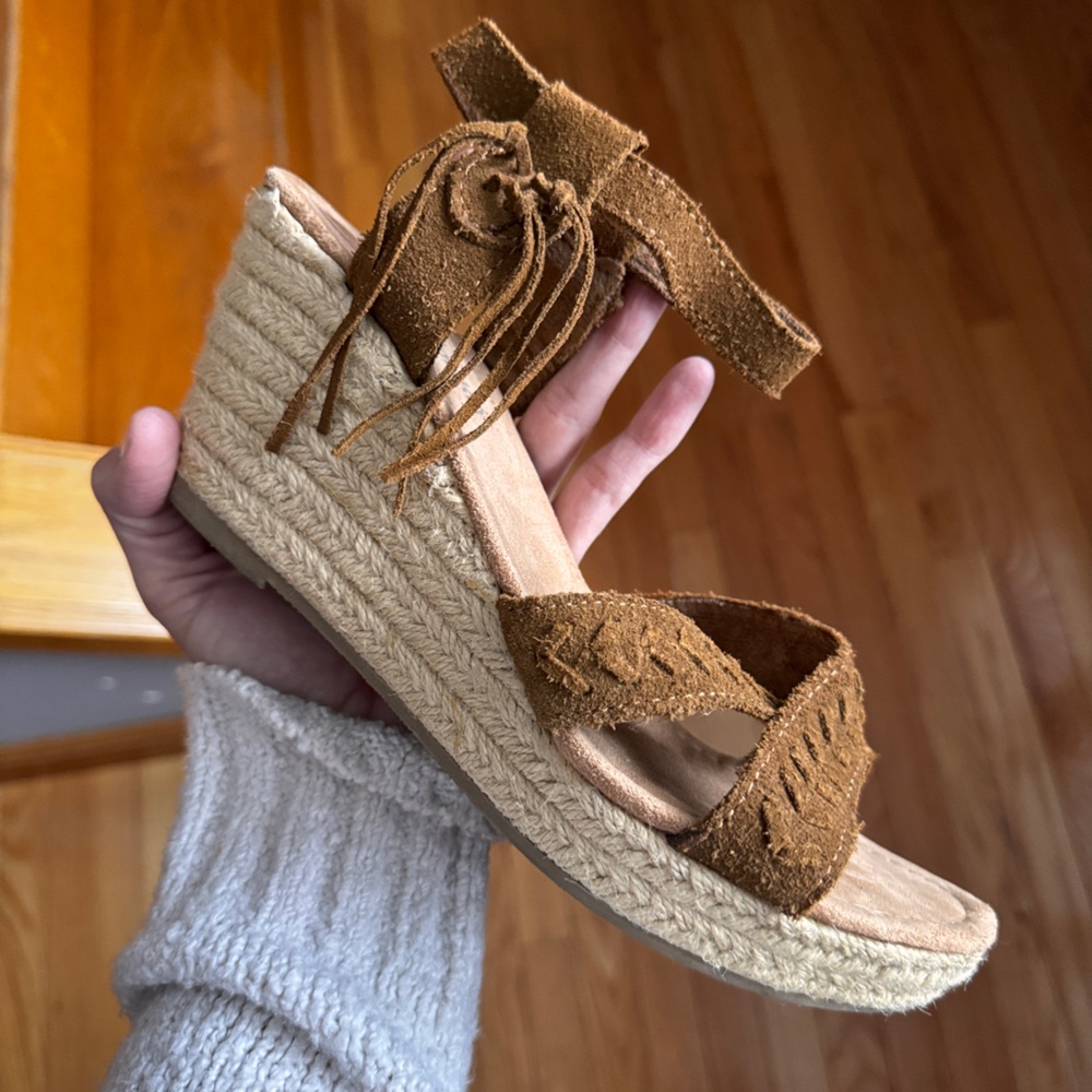 Minnetonka Tan Suede Espadrille Wedges - Picture 2 of 8